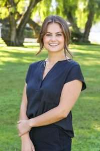 Meet our female therapists 15 Lauryn Plush Therapist